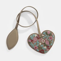 Kalp Figürlü Deri Charm