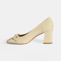 Luca Grossi Kadın Krem Toka Aksesuarlı Rugan Babet