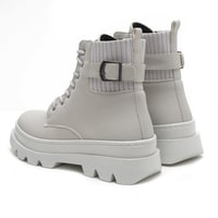 Lucia Gri Kadın Toka Detaylı Bot