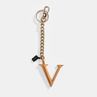 Turuncu V Harfi Deri Anahtarlık