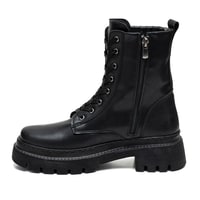 Valinda Siyah Kadın Bot