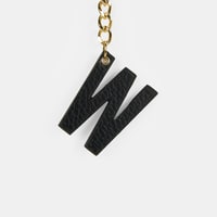 W Harfi Siyah Hakiki Deri Charm Anahtarlık