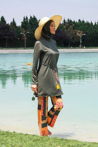 3'lü Bel Bağlama Detaylı Tam Kapalı Tesettür Mayo Haki Yeşil