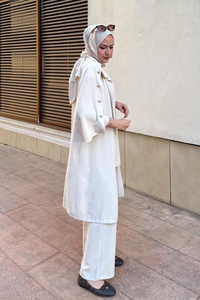 3'lü Gold Düğme Detay Takım Krem