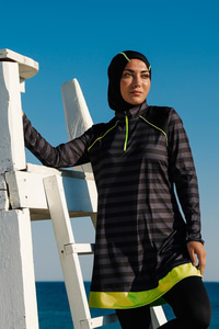 3'lü Performans Serisi Çizgili Tam Kapalı Tesettür Mayo Siyah