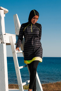 3'lü Performans Serisi Çizgili Tam Kapalı Tesettür Mayo Siyah