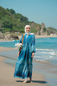 Ahşap Desenli Elbise Mavi