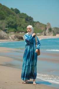 Ahşap Desenli Elbise Mavi