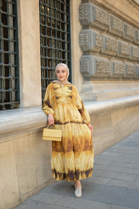 Ahşap Desenli Elbise Sarı