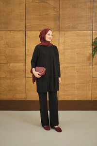 Alt Piliseli Bisiklet Yaka Takım Siyah