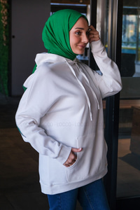 Uygun Fiyatlı ARKA BASKILI SWEAT YESIL | Loccomoda.com 