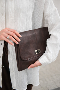 Arka Fermuar Detay Önü Çimalı Çanta Kahverengi