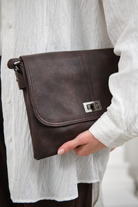 Arka Fermuar Detay Önü Çimalı Çanta Kahverengi