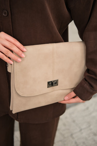 Arka Fermuar Detay Önü Çimalı Çanta Krem