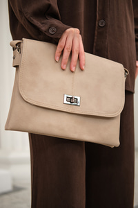 Arka Fermuar Detay Önü Çimalı Çanta Krem