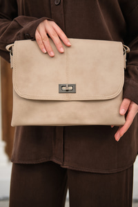 Arka Fermuar Detay Önü Çimalı Çanta Krem