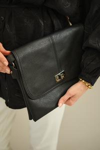 Arka Fermuar Detay Önü Çimalı Çanta Siyah