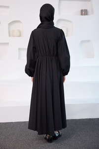 Asimetrik Büzgü Ve Fırfır Detaylı Elbise Siyah