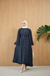 Asimetrik Fırfırlı Bel Bağlamalı Piliseli Elbise Lacivert