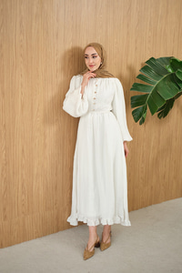 Asimetrik Fırfırlı Bel Bağlamalı Piliseli Elbise Beyaz