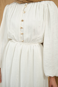 Asimetrik Fırfırlı Bel Bağlamalı Piliseli Elbise Beyaz