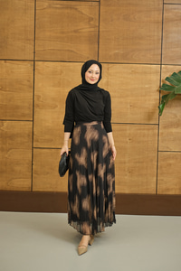 Asimetrik Kesim Astarlı Etek Siyah