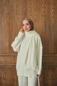 Atkı Detaylı Örgü Takım Ekru