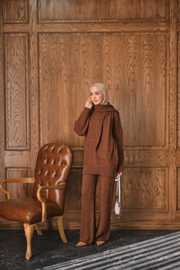 Atkı Detaylı Örgü Takım Kahverengi