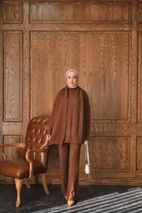 Atkı Detaylı Örgü Takım Kahverengi