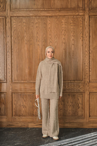 Atkı Detaylı Örgü Takım Vizon