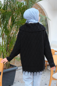 Baklava Desenli Püskül Detay Kazak Siyah