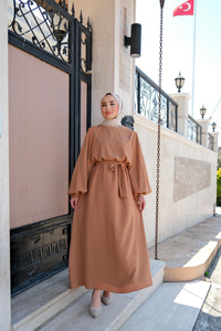 BALON KOL TAS ISLEMELI ELBISE VIZON