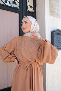 BALON KOL TAS ISLEMELI ELBISE VIZON