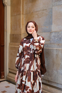 Batik Yaprak Desenli Elbise Kahverengi