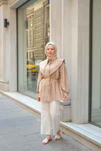 Bebe Yaka Bel Bağlamalı Gömlek Vizon