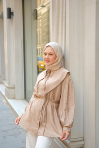 Bebe Yaka Bel Bağlamalı Gömlek Vizon