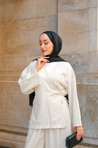 Bel Bağlama Detay İkili Takım Taş