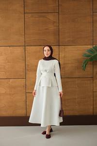 Bel Bağlamalı Etekli Takım Beyaz