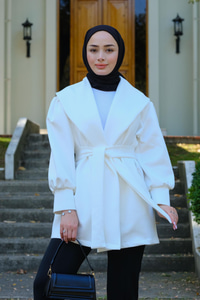 Bel Bağlamalı Hırka Beyaz