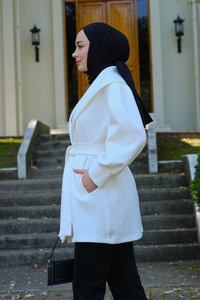 Bel Bağlamalı Hırka Beyaz