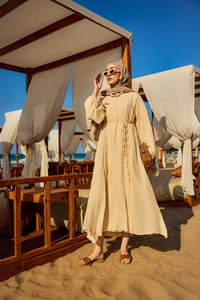 Bel Bağlamalı Laced Elbise Krem