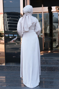 Bel Bağlamalı Önü Fermuarlı Elbise Krem