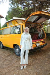 Bel Bağlamalı Takım Beyaz