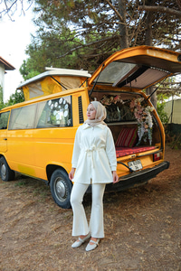 Bel Bağlamalı Takım Beyaz