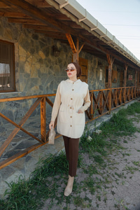 Bel Bağlamalı Triko Yelek Bej