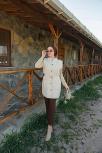 Bel Bağlamalı Triko Yelek Bej