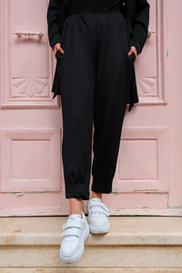 Bel Lastikli Havuç Paça Pantolon Siyah