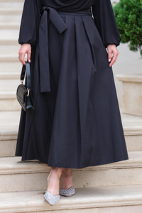 Belden Bağlamalı Pileli Etek Siyah