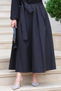 Belden Bağlamalı Pileli Etek Siyah