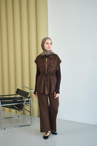 Beli Ayarlanabilir Gold Fermuar Detay Yelekli Takım Kahverengi